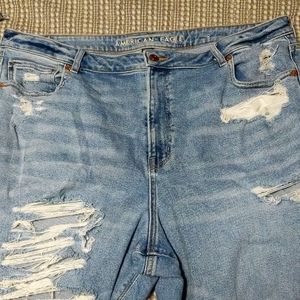 American Eagle distressed mom jean